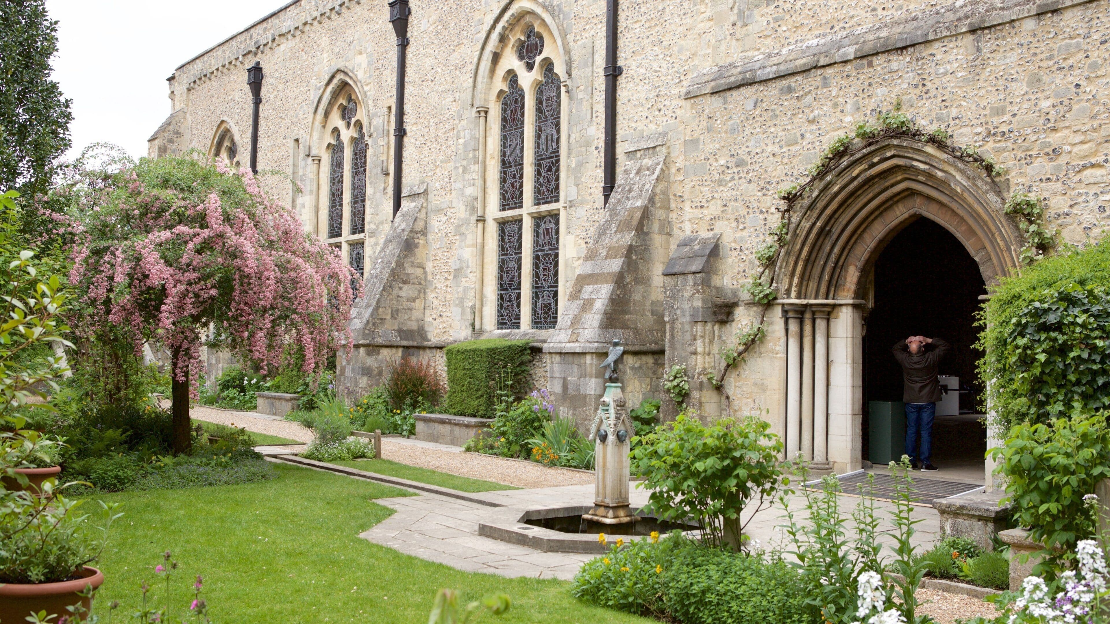 Great Hall som viser historisk arkitektur og park