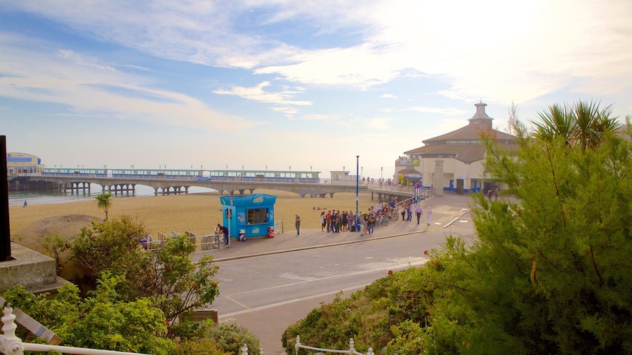 Bournemouth Beach showing general coastal views