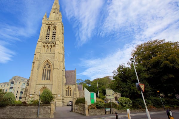 St. Peter\'s Church welches beinhaltet historische Architektur und Geschichtliches