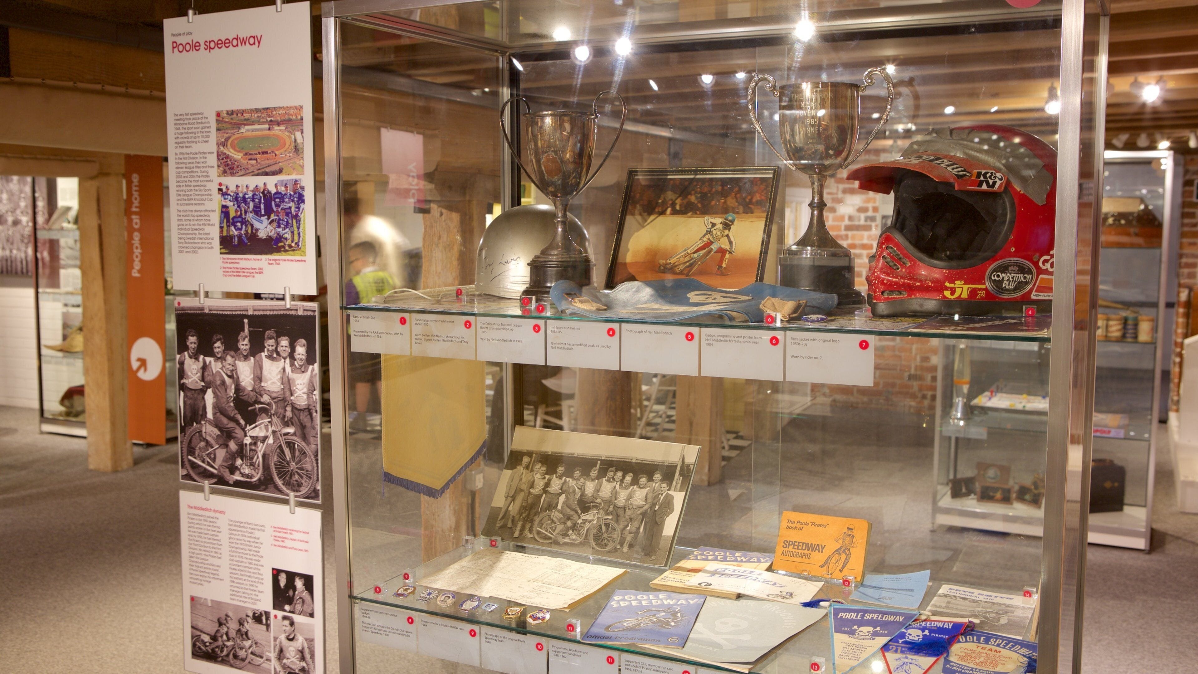 Poole Museum caracterizando vistas internas