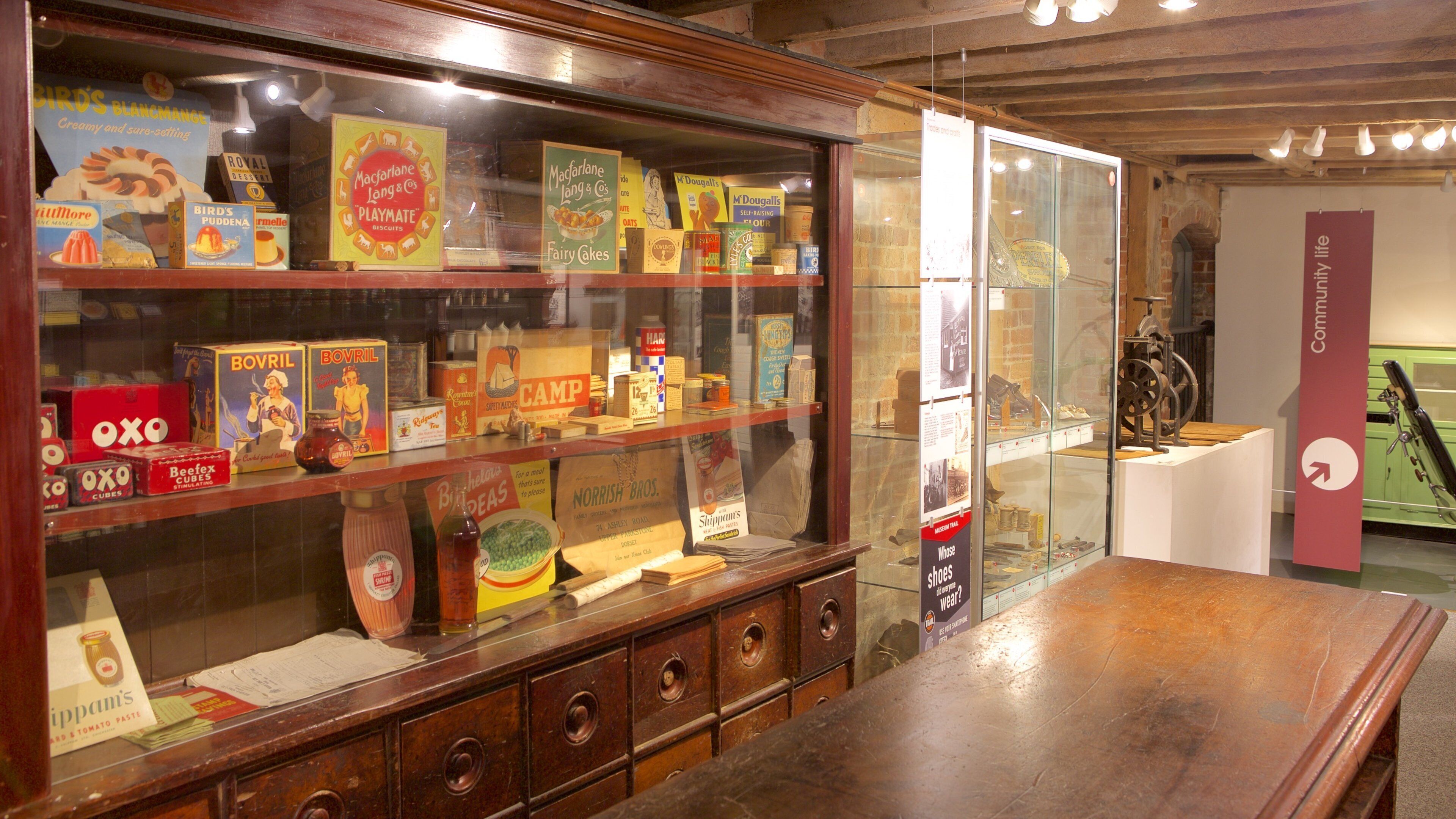 Museo de Poole mostrando vista interna