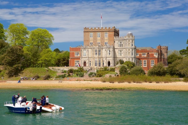 Brownsea Castle welches beinhaltet historische Architektur