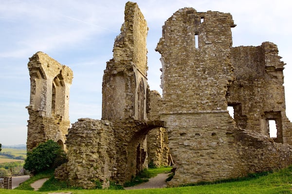 Corfe Castle featuring a ruin and heritage elements