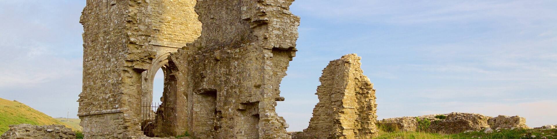 Corfe Castle featuring building ruins and heritage elements
