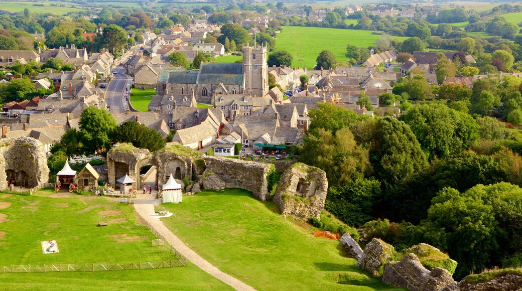 Corfe Castle som inkluderer liten by eller landsby