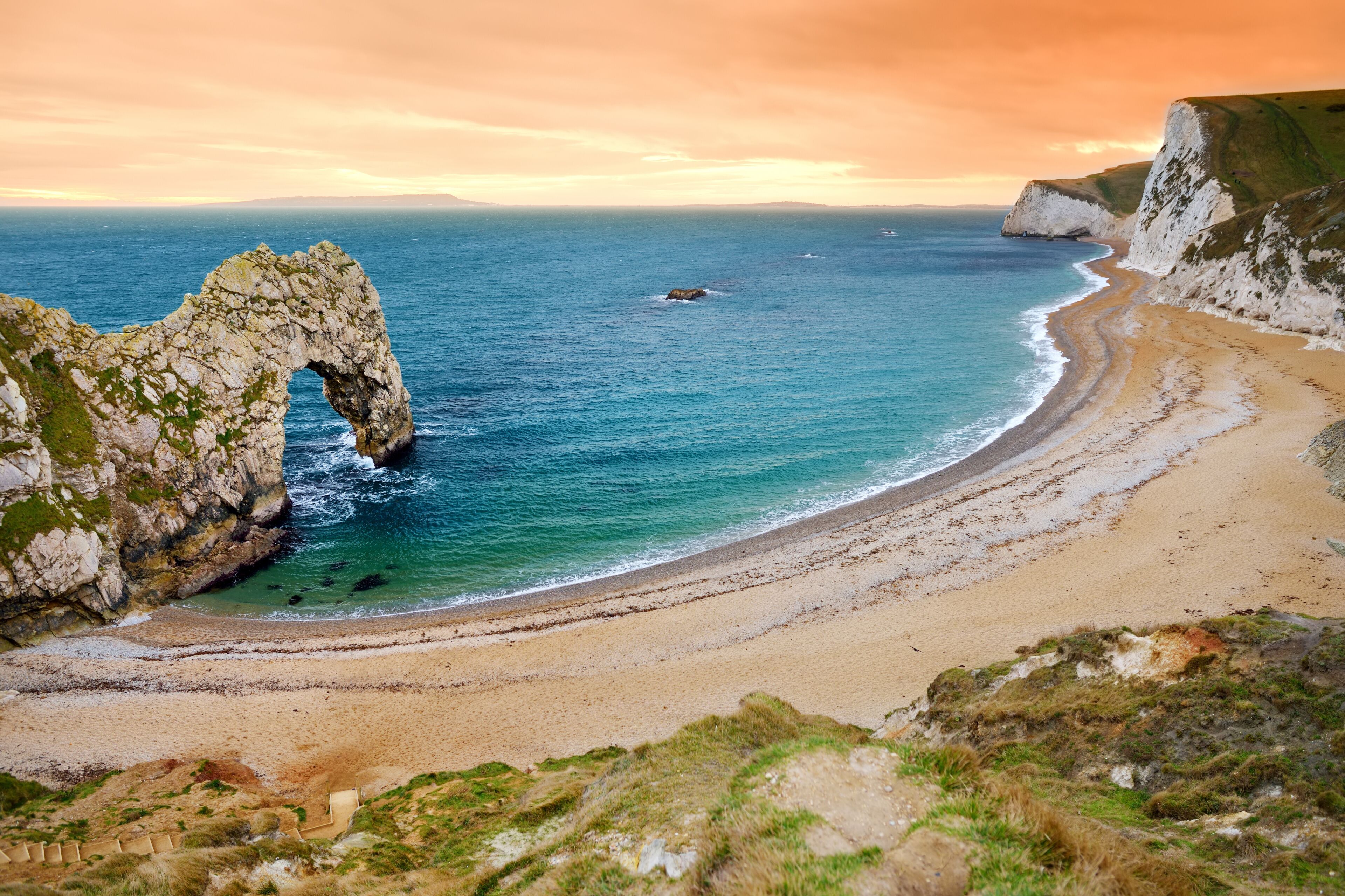 Durdle Door, natural limestone arch on the Jurassic Coast near Lulworth in Dorset, England.