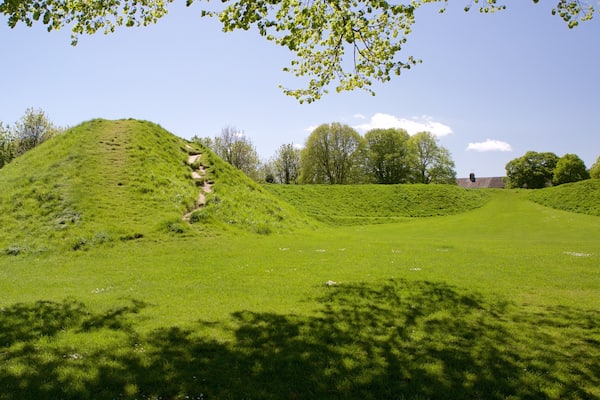 Maumbury Rings which includes tranquil scenes