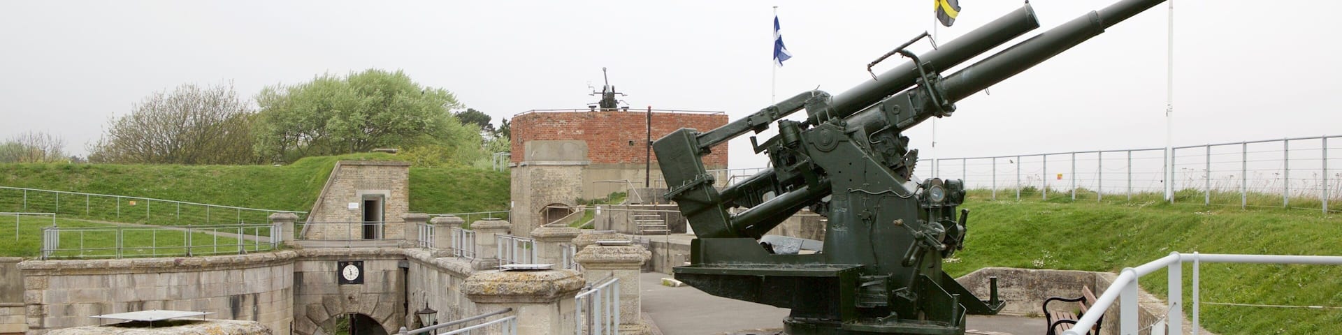 Nothe Fort showing chateau or palace and heritage elements