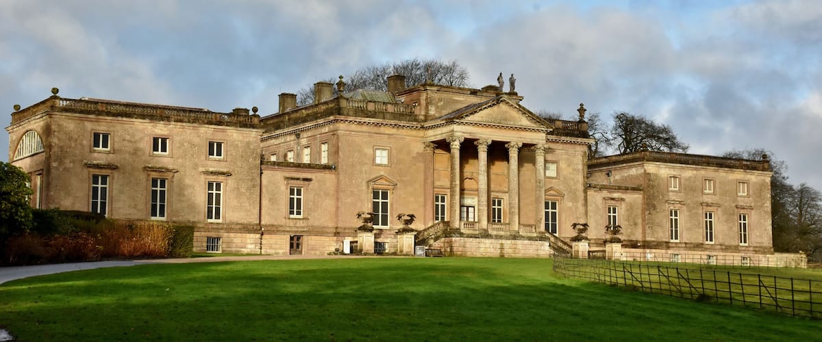 #lksawaydays 2/2020. 12th of January is someone's birthday....Happy 125th Birthday to the National Trust 🎂 to celebrate we decided to visit one of their sites. After living in the South West for the last 18 years we realised we had never visited Stourhead! Perfect! only 22 miles away too. We arrived at a quiet car park at approx 09:30am and duly paid the £4 daily charge. Stourhead House itself was closed for the winter and opens again in March, but the large garden and grounds are open all year round, If you are not a National Trust member then it will cost you £11.60 per adult. Stourhead House was built between 1721-1724 by the renowned Scottish architect Colen Campbell with the gardens following shortly after in 1741, the path you follow around the Garden mimics the journey of the Trojan hero Aeneas and his descent to the underworld. The large garden has many sculptures and buildings of which many stay with the Greek theme from the Grotto to the Temple of Apollo to the Pantheon as well as other 'themed' buildings such as the Gothic Cottage and the Temple of Flora. Along the paths you will see other paths/tracks leading off in other directions if you follow these you will see the Obelisk, St Peters Pump or slightly further afield King Alfreds Towers. After a good couple of hours of stretching the legs you can finish off in the Spread Eagle for a pint!