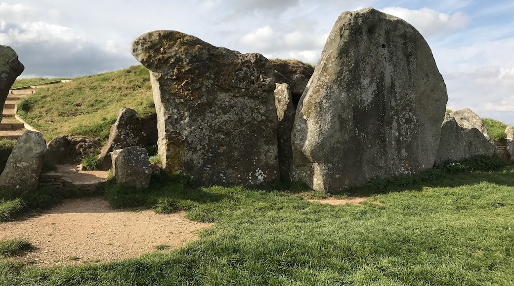 The long barrow