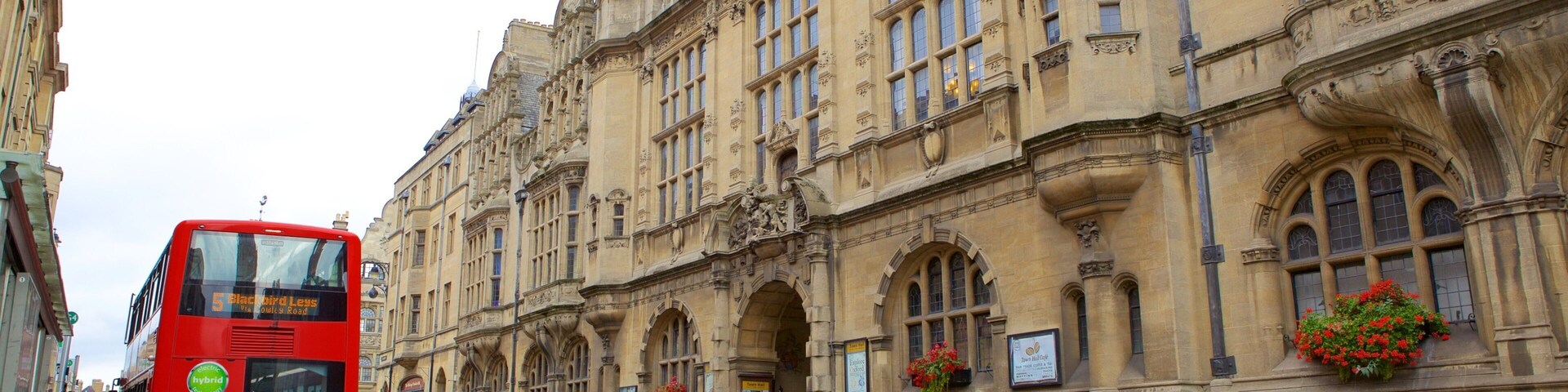 Oxford Town Hall showing heritage elements and street scenes