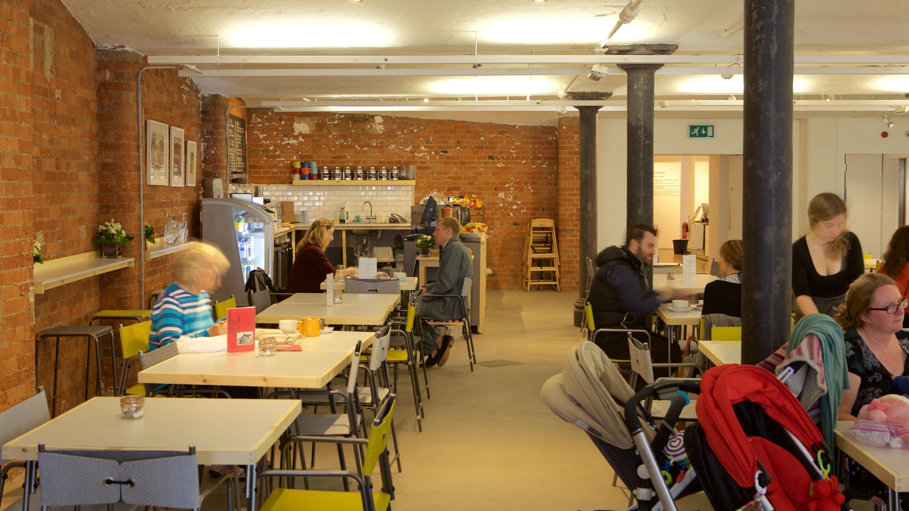 Modern Art Oxford ofreciendo café