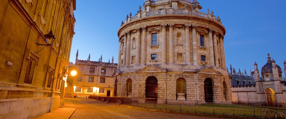 Radcliffe Camera which includes heritage elements and heritage architecture