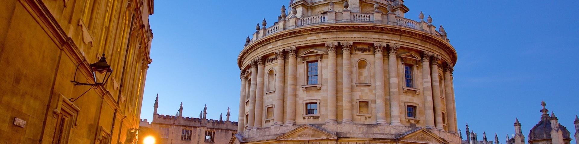 Radcliffe Camera which includes heritage elements and heritage architecture