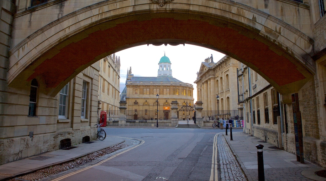 Brug der Zuchten inclusief historisch erfgoed