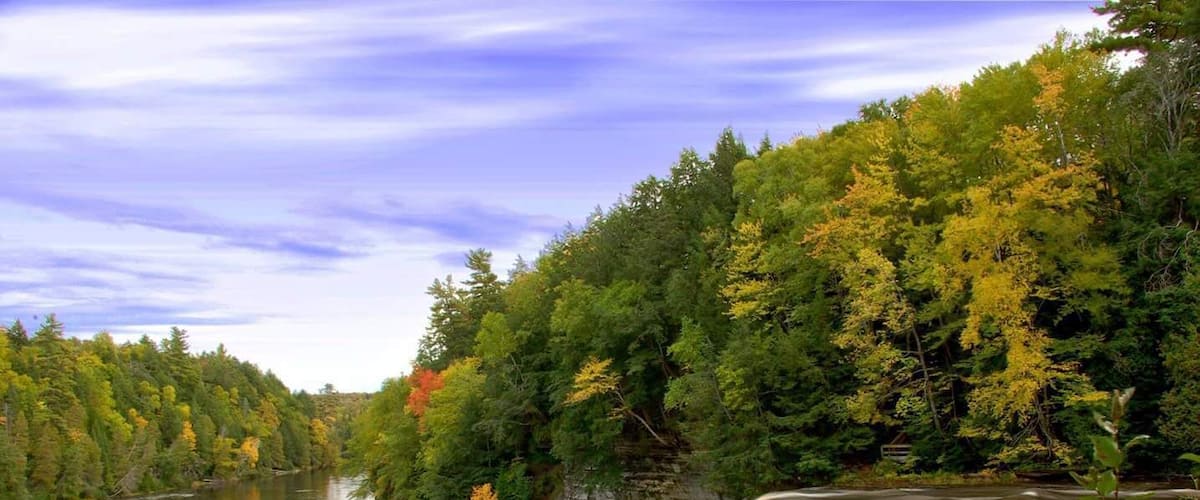 Beautiful start of fall at the falls.