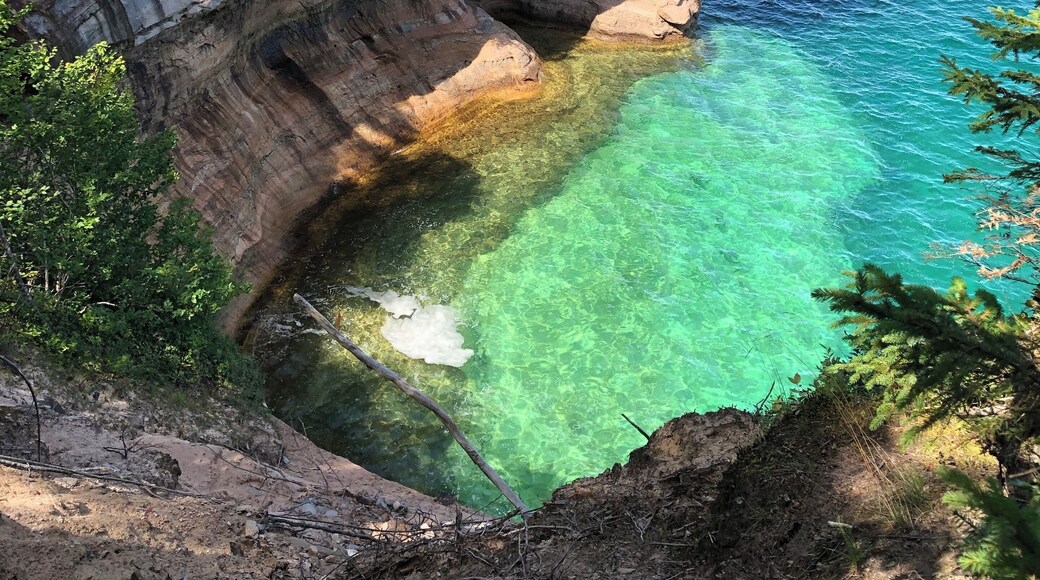 We did a trail that took us all along the cliff side, the entire trail loop was 10 miles, but every single part of it was worth it. There is tons of amazing views, be prepared to stop every 5 minutes.