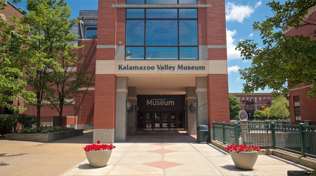 Kalamazoo Valley Museum which includes signage
