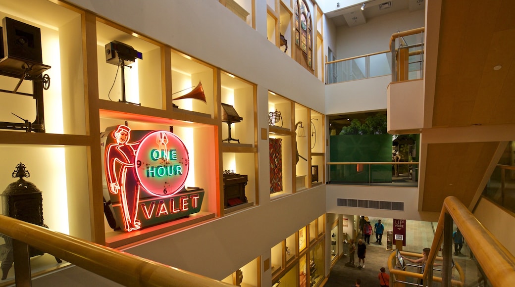 Kalamazoo Valley Museum montrant vues intérieures