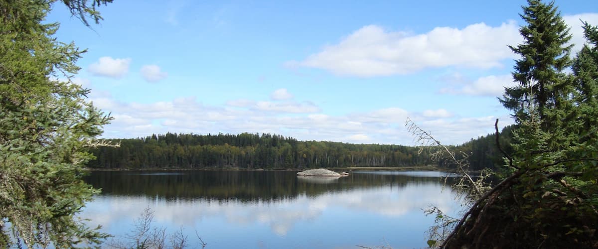 Parc national Voyageurs montrant lac ou étang et zone humide