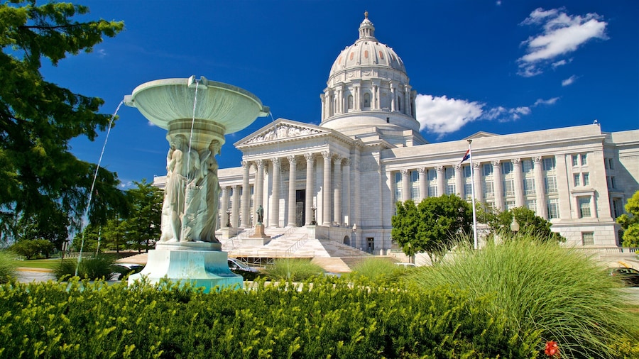 Missouri State Capitol which includes an administrative building, a fountain and heritage architecture