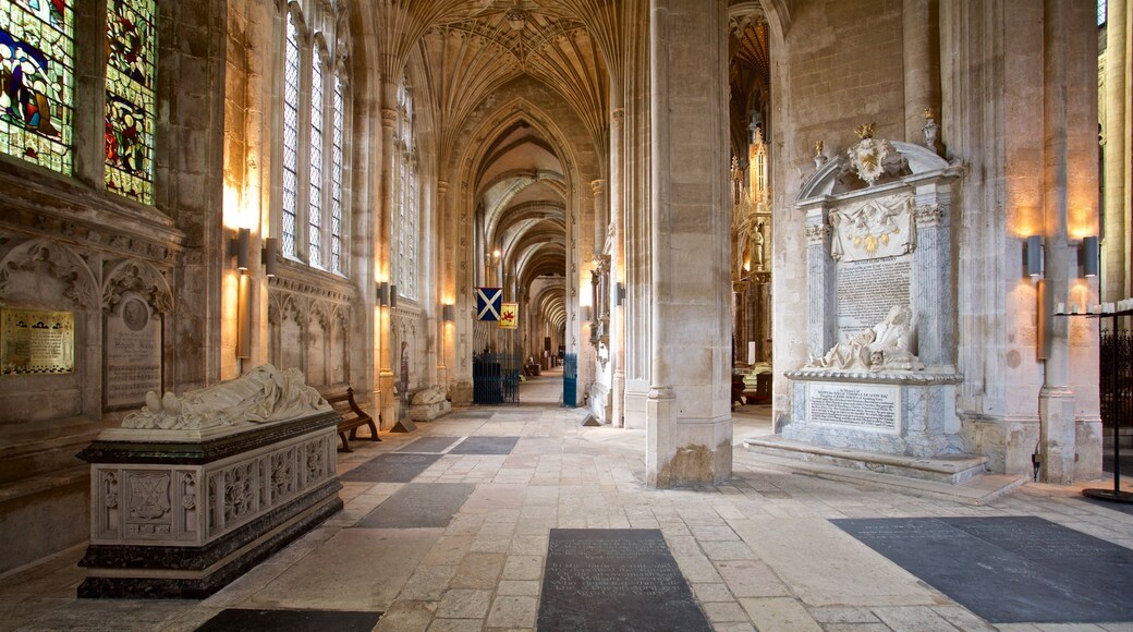 Kathedraal van Peterborough toont een kerk of kathedraal, historisch erfgoed en interieur