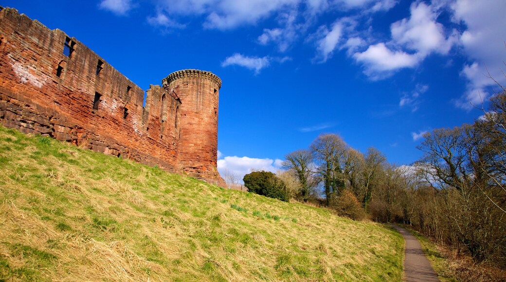 Bothwell Castle featuring a castle, heritage architecture and heritage elements