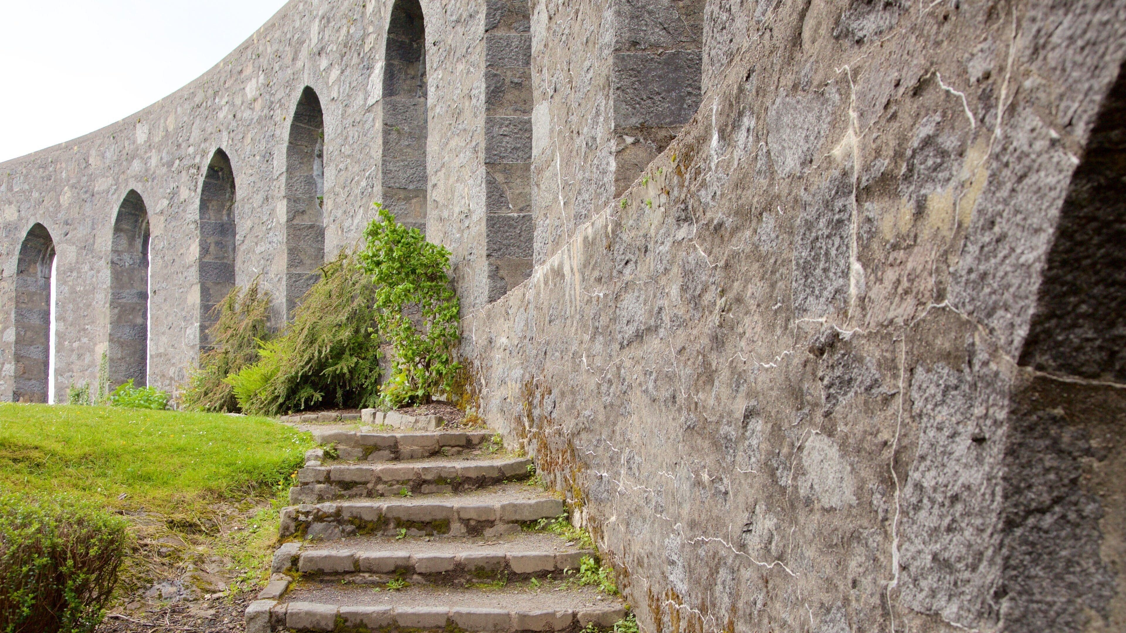 McCaig\'s Tower showing heritage architecture and heritage elements