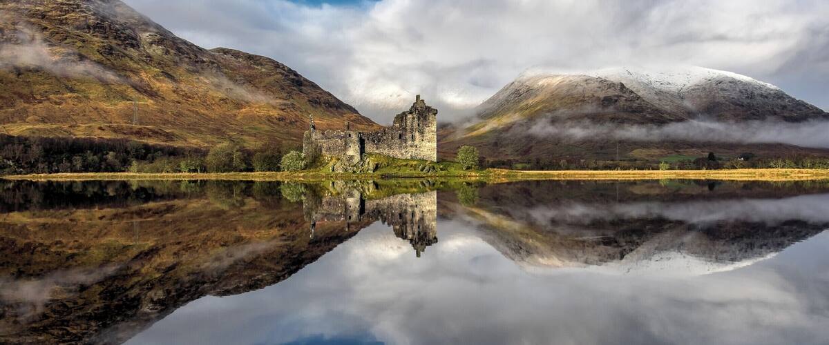 A perfect reflection at Kilchurch Castle in Scotland. What better way to start a New Year then to wake up to and view this impressive sight first thing in the morning!
#BvSApplication