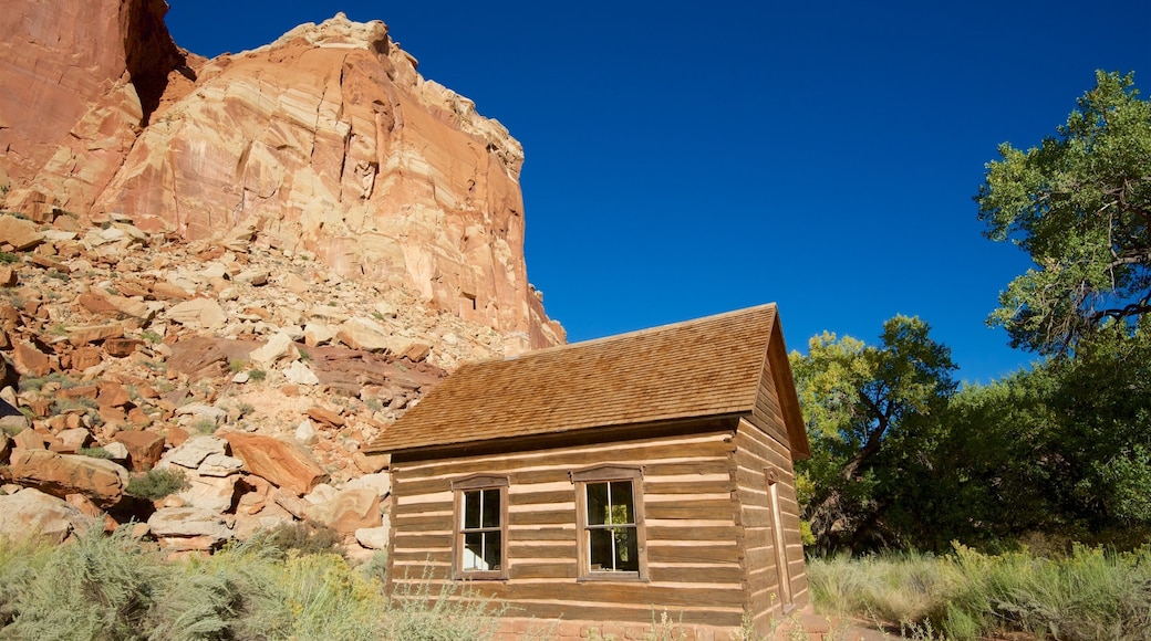 キャピトル リーフ国立公園 表示 砂漠の眺め, 渓谷あるいは峡谷 と 静かな風景