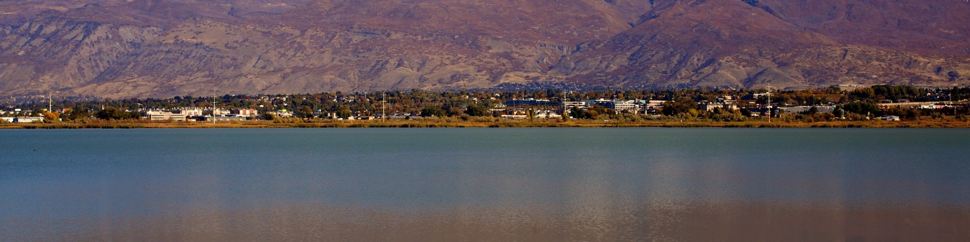 猶他湖州立公園 其中包括 公園, 山 和 湖泊或水池