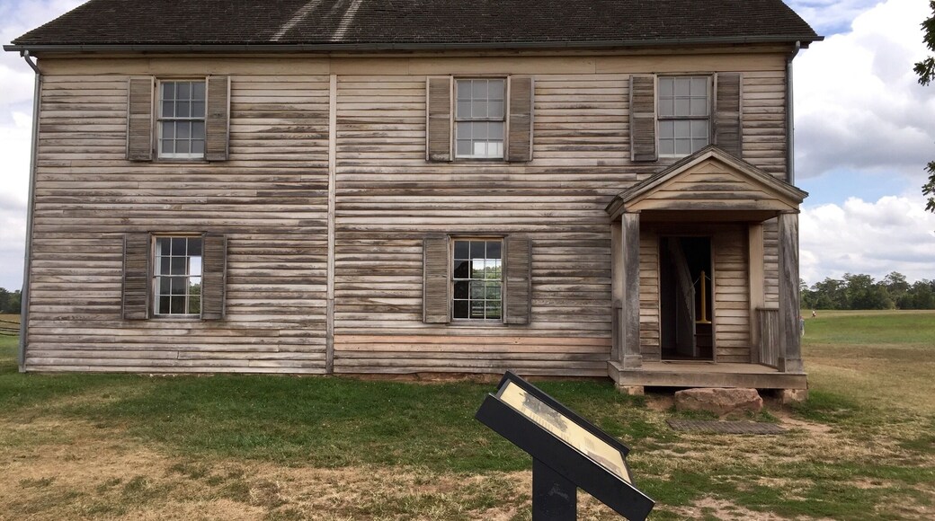 Hiking in Manassas Battlefield Park!