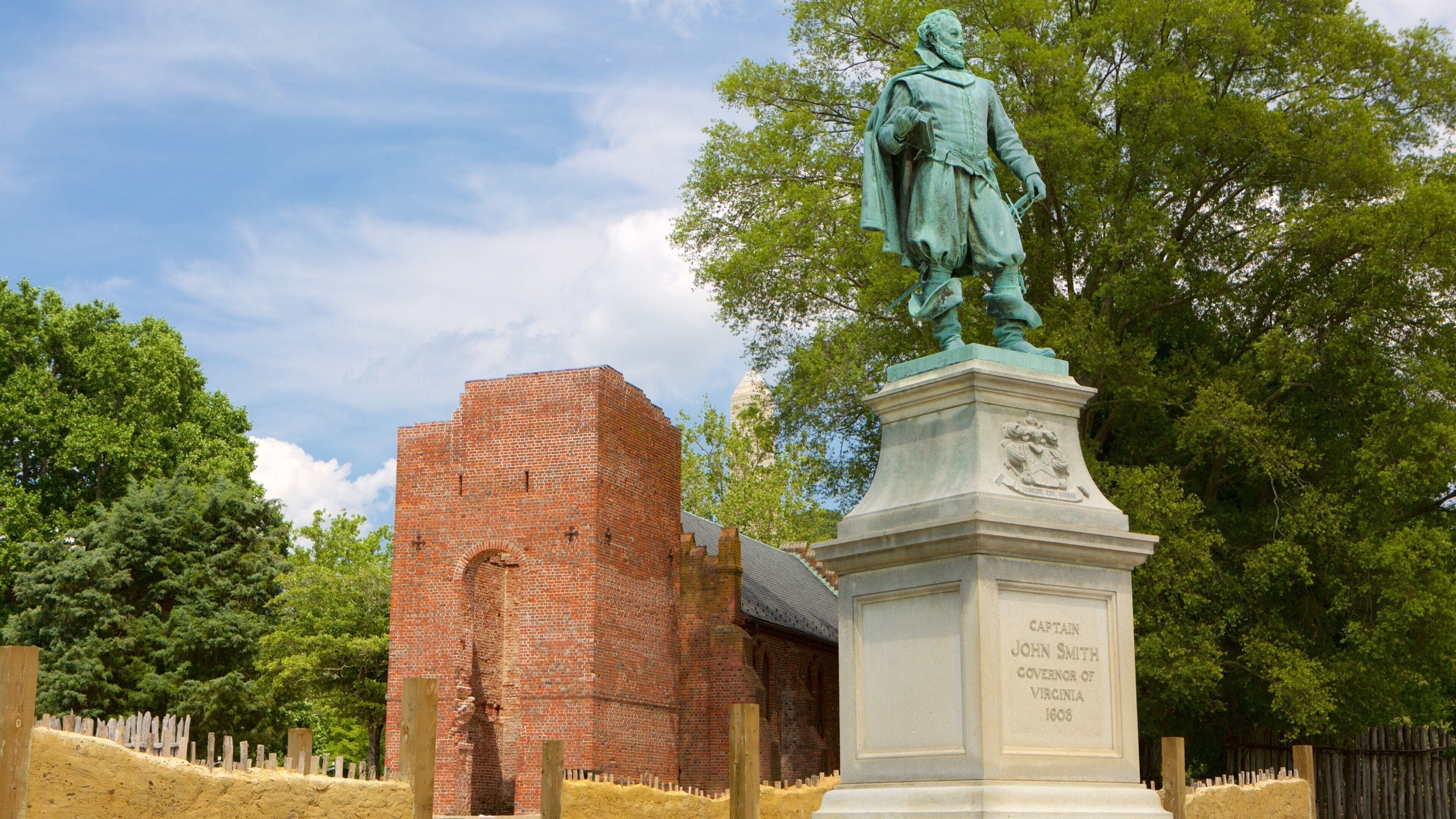 Historic Jamestowne showing a statue or sculpture and a memorial