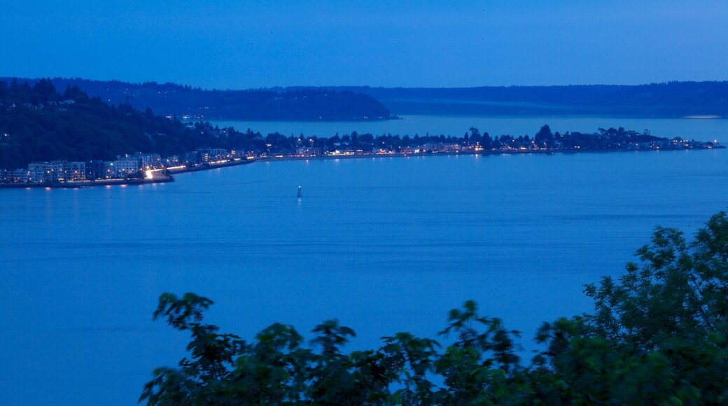 Kerry Park som inkluderer nattbilder, landskap og kyst