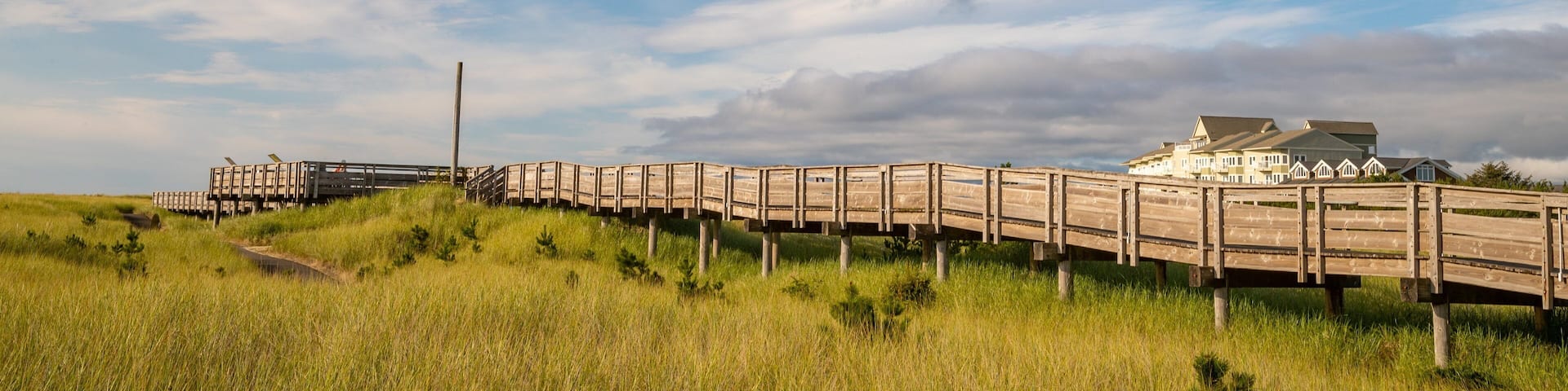 Long Beach which includes tranquil scenes
