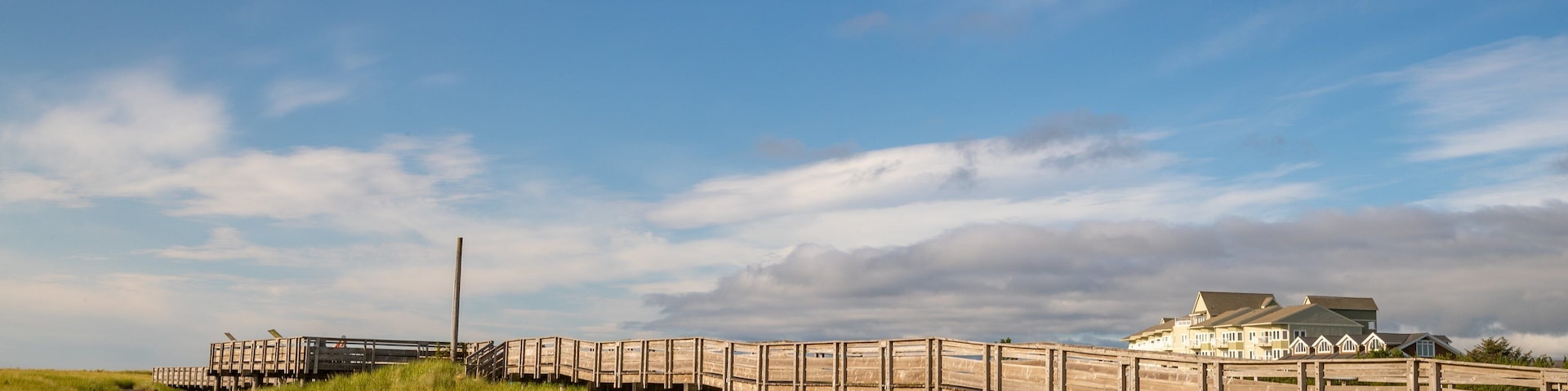 Long Beach which includes tranquil scenes