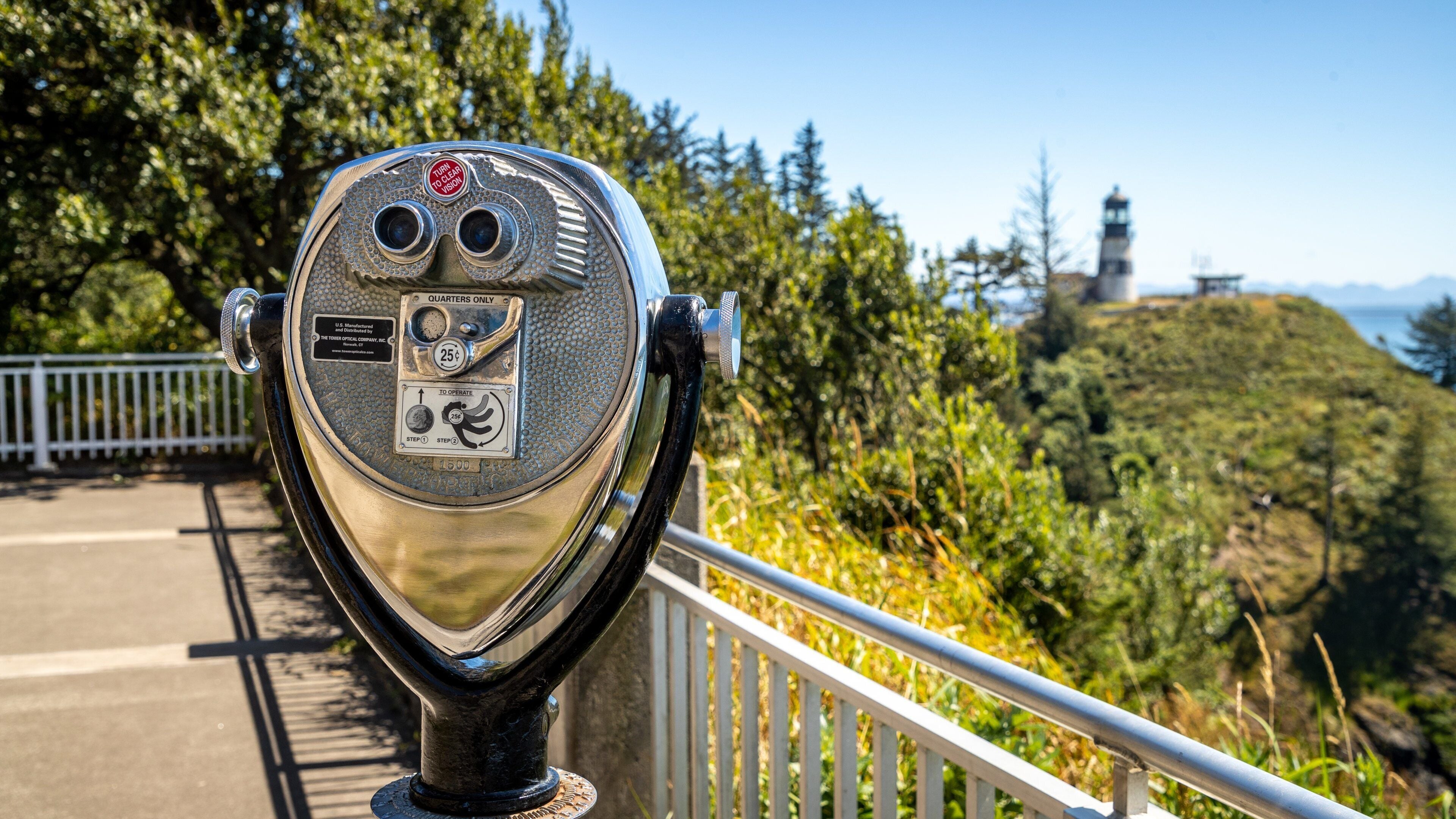 Lewis and Clark Interpretive Center featuring views