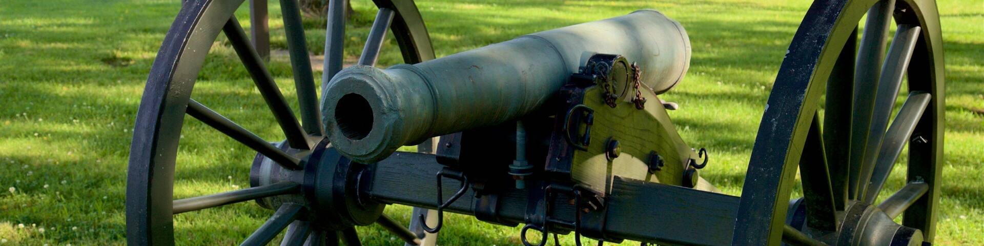 Parque nacional Wilsons Creek National Battlefield mostrando artículos militares y elementos del patrimonio