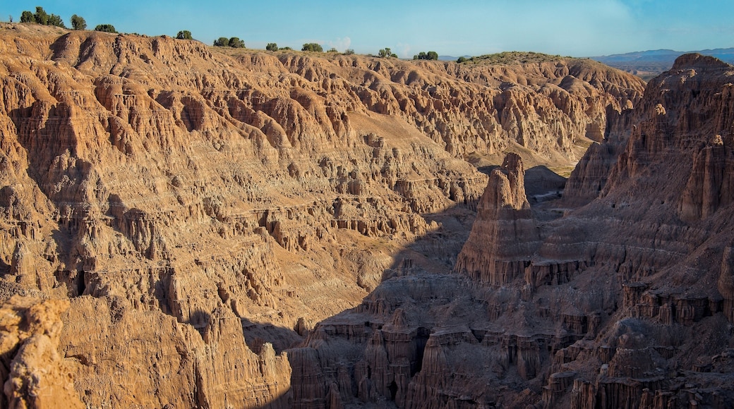 The view from Miller Point in Nevada's Cathedral Gorge State Park is reminiscent of a mini Grand Canyon
#nevada #travelnevada #hiking #landscape #desert