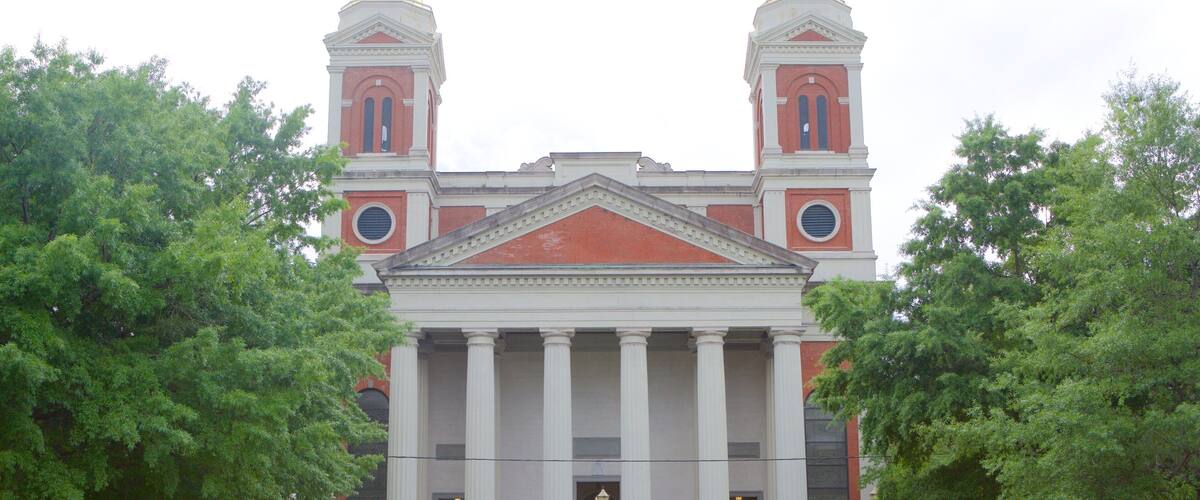 Cathedral of the Immaculate Conception showing a church or cathedral
