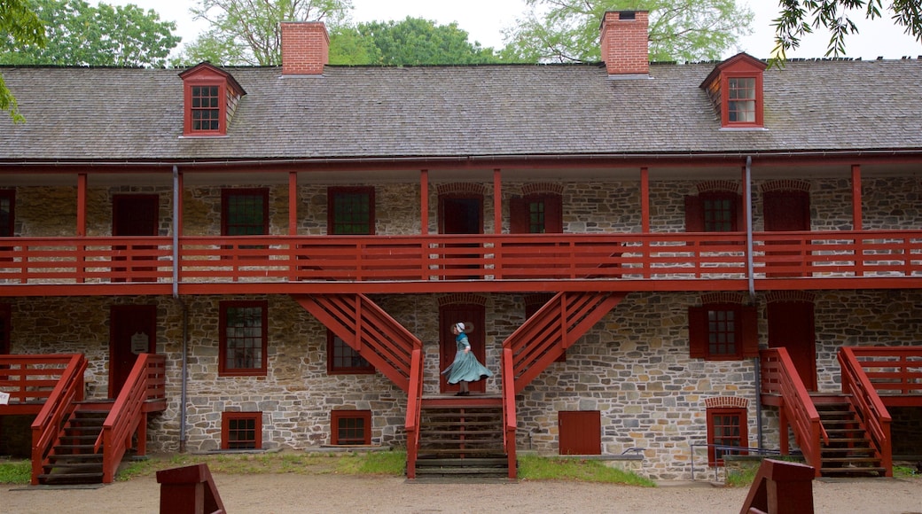 Museo Old Barracks y también un niño