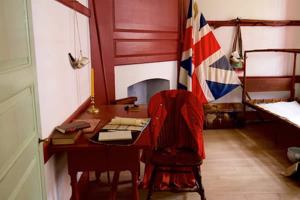 Musée militaire Old Barracks qui includes une maison, scÚnes intérieures et éléments du patrimoine