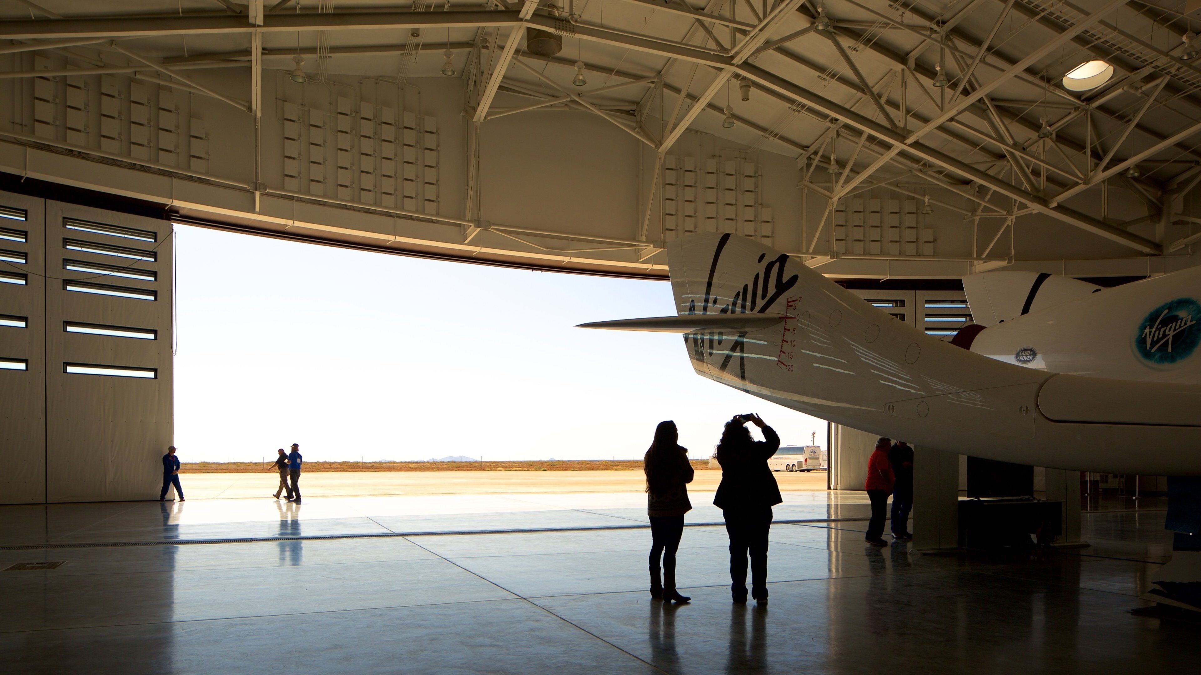 スペースポート アメリカ 表示 工業地帯, 屋内の眺め と 航空機