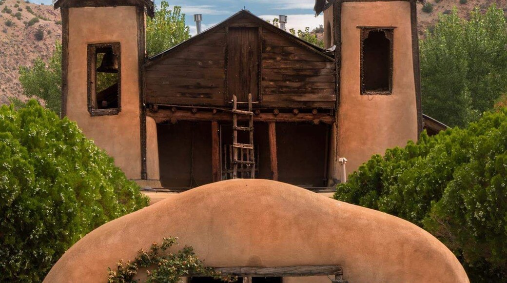 Beautiful religious & historical place. It's poorly signposted but plenty of parking once you find it. Nothing much in the way of places to eat it drink though.