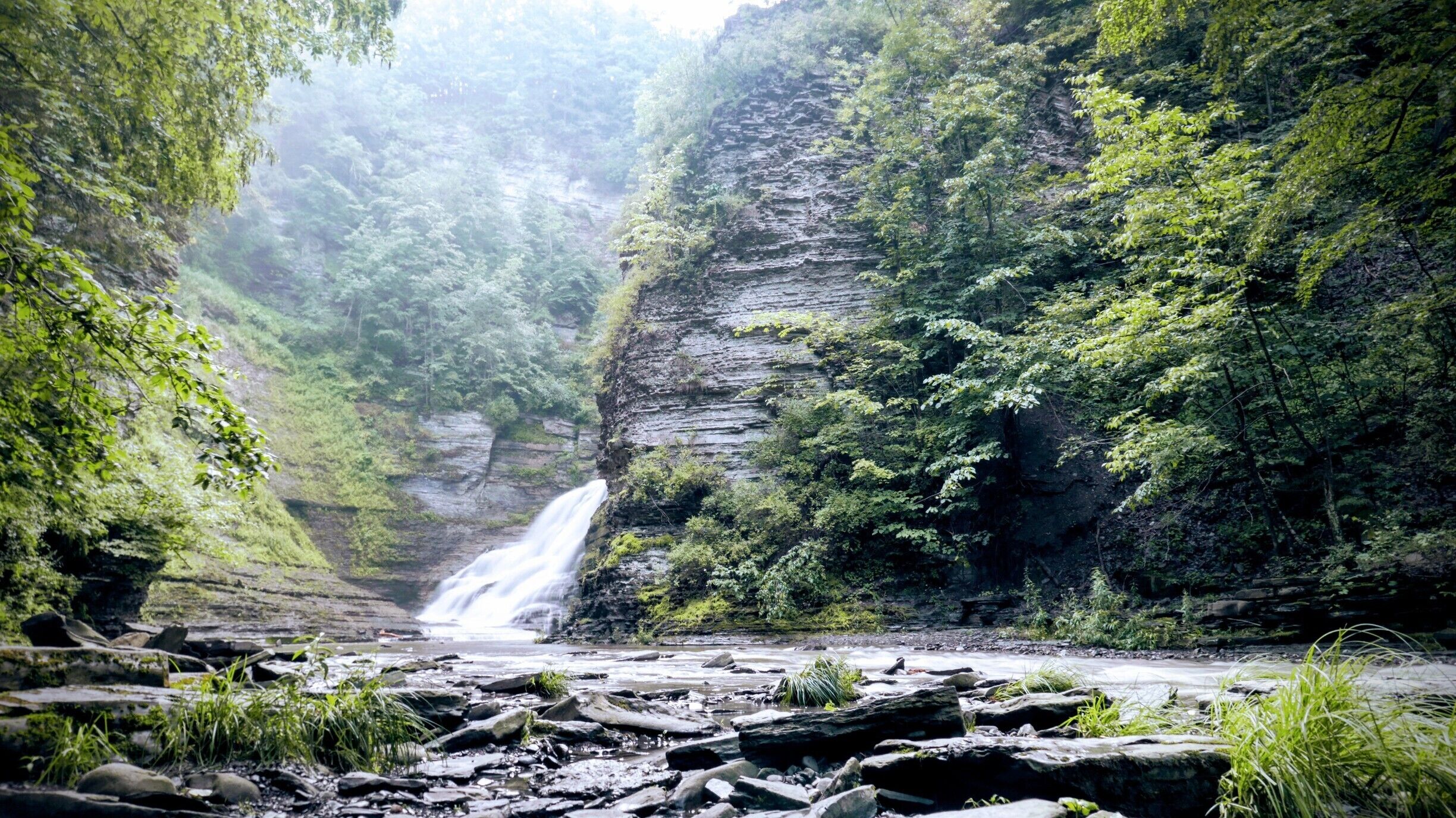 The lighting was perfect just after the rain on this afternoon hike thru the one mile loop. We were camping but opted you drive to the other side of the park (partially due to the sore legs from the morning hike at another park) we almost didn't go at all but I'm so glad we did. Seeing Lucifer's Falls from all angles was unbelievable and I'll never forget it. Highlight of the adventure for sure. #upstateny #newyorkstate #waterfalls #TakeAHike