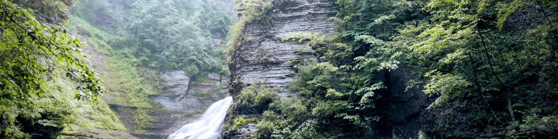 The lighting was perfect just after the rain on this afternoon hike thru the one mile loop. We were camping but opted you drive to the other side of the park (partially due to the sore legs from the morning hike at another park) we almost didn't go at all but I'm so glad we did. Seeing Lucifer's Falls from all angles was unbelievable and I'll never forget it. Highlight of the adventure for sure. #upstateny #newyorkstate #waterfalls #TakeAHike