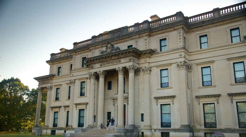 Vanderbilt Mansion National Historic Site showing heritage architecture and heritage elements