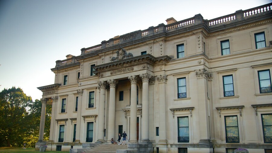 Vanderbilt Mansion National Historic Site showing heritage architecture and heritage elements