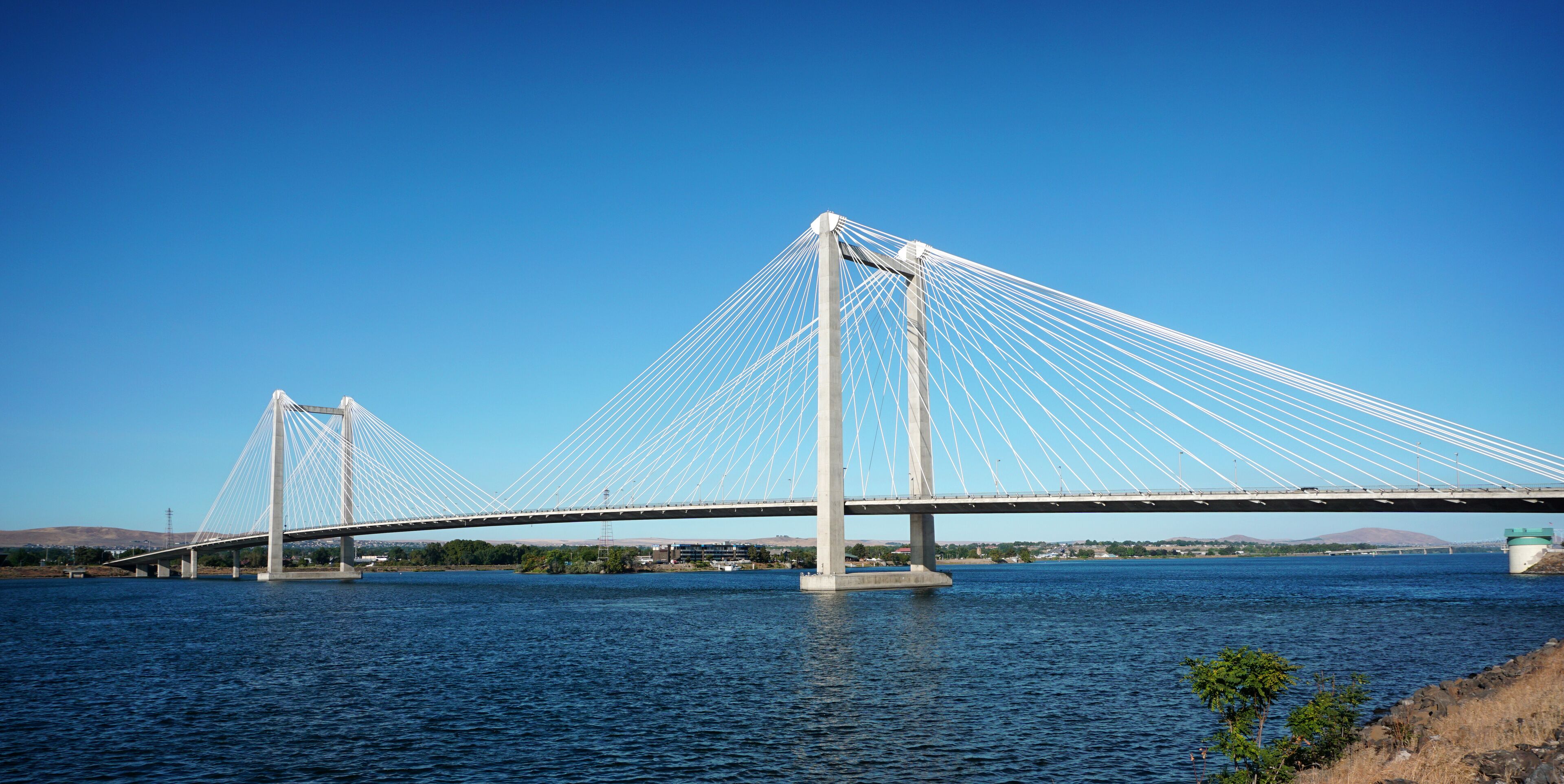cable suspension bridge over Columbia river in Tri-Cities Washington state