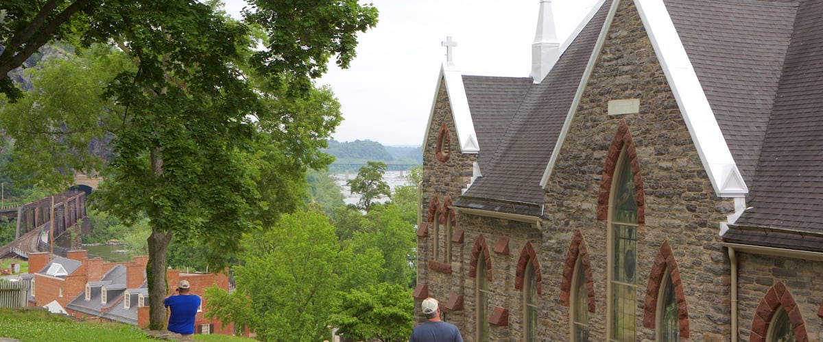 Harpers Ferry nasjonalhistoriske park som inkluderer liten by eller landsby og kulturarv